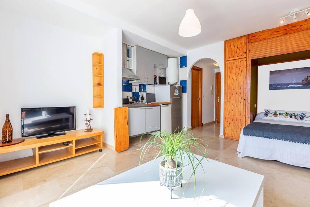 Apartamento En La Calle Principal Con Solarium. Тарифа Екстериор снимка